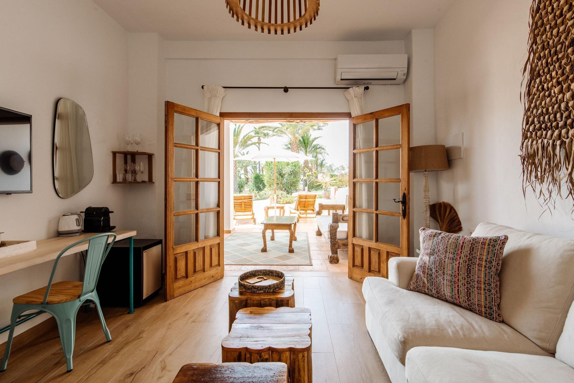 Petunia Ibiza (Adults Only) Hotel Кала Вадела Екстериор снимка